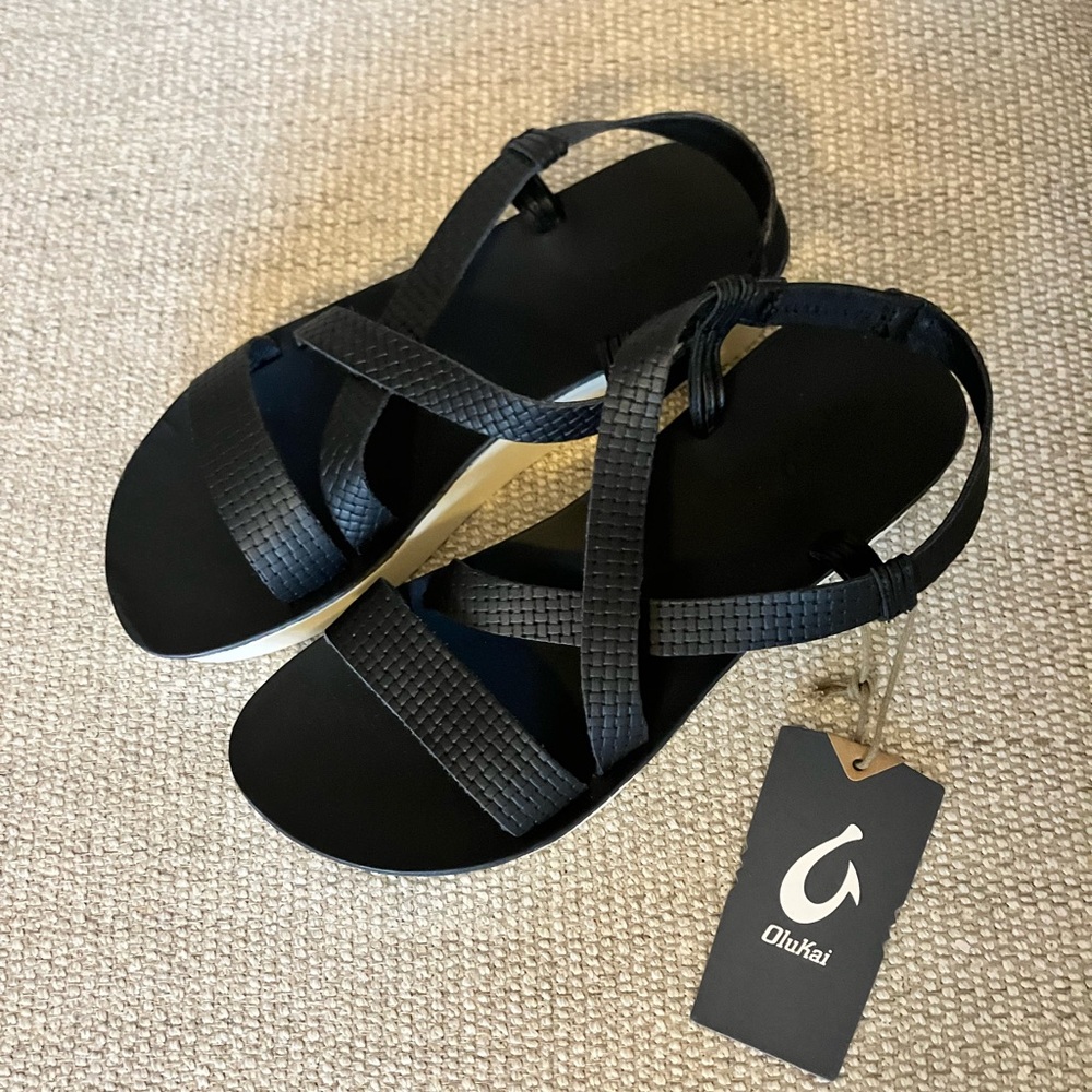 OluKai Onohi Black Leather Sandals Durable Contoured Footbed NWOB SZ 8